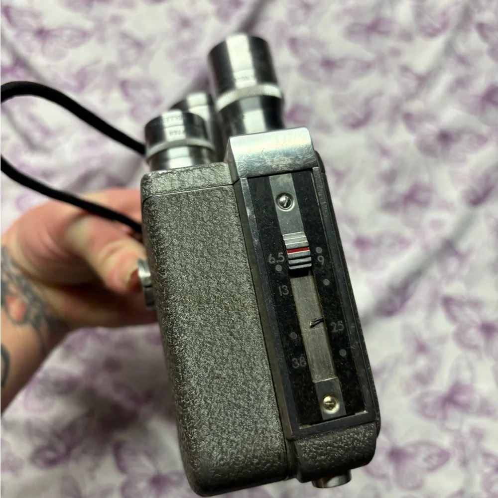 Vintage Wollensak 8 Model 153 8mm Movie Camera